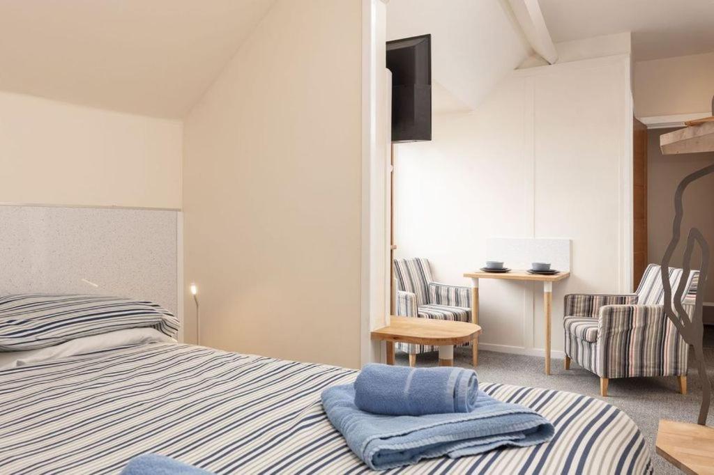 Silver Street Suites ウィットビー エクステリア 写真