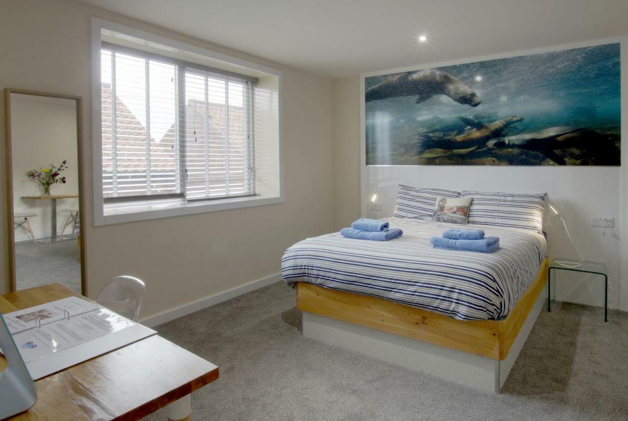 Silver Street Suites ウィットビー エクステリア 写真